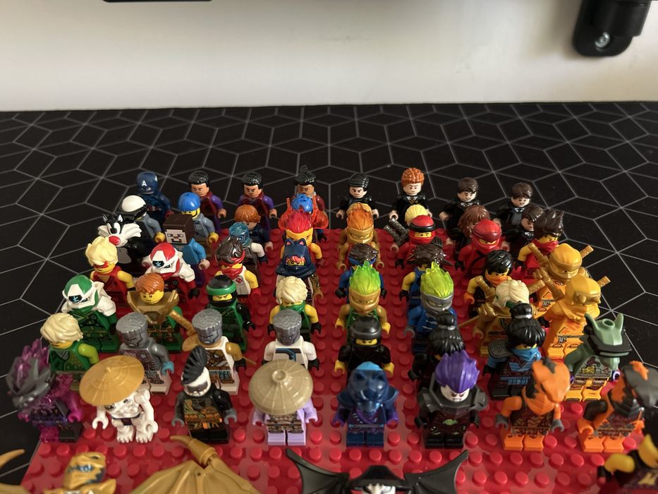 Vand sau schimb lego uri de mai multe feluri