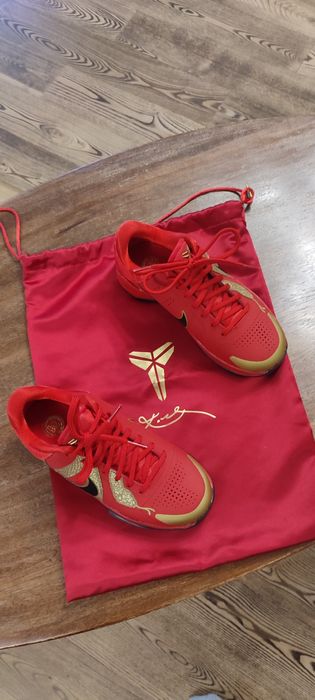 Кроссовки NIKE...