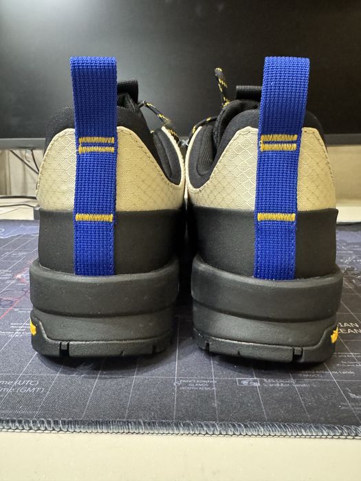 Кроссовки the north face