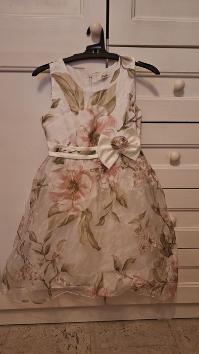 Празнични рокли за момиче 8-10 г.