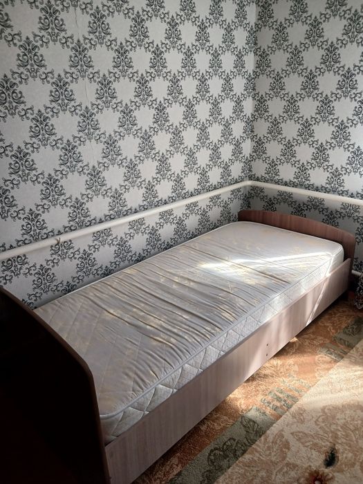 Детская кровать с матрасом