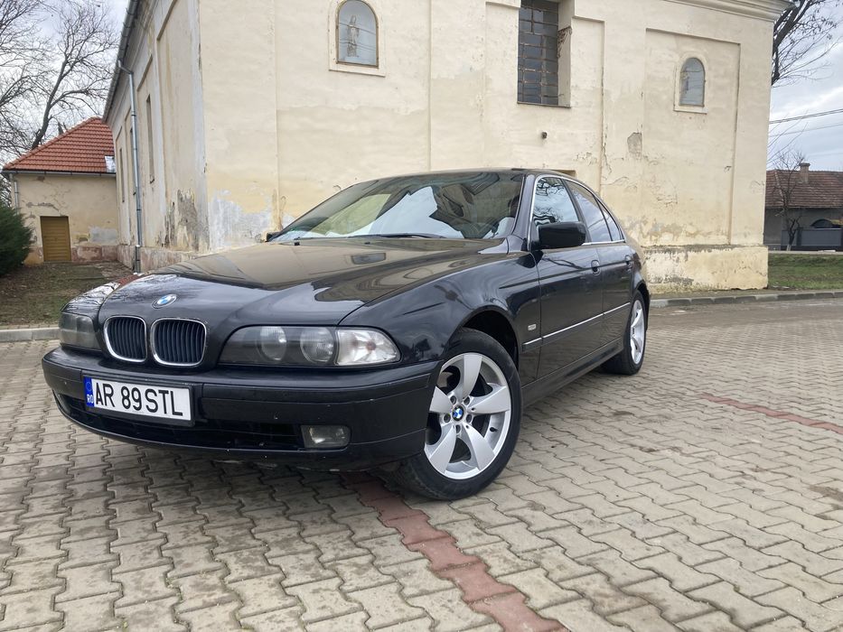 De vanzare  bmw e39 520i