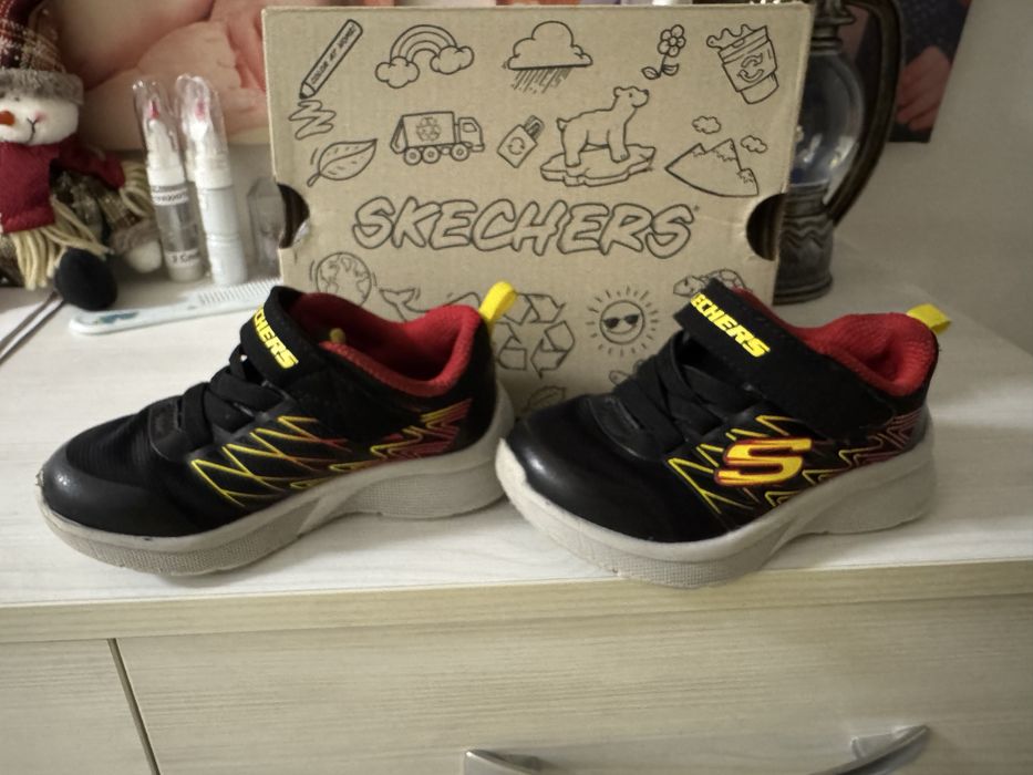 Продам кроссовки