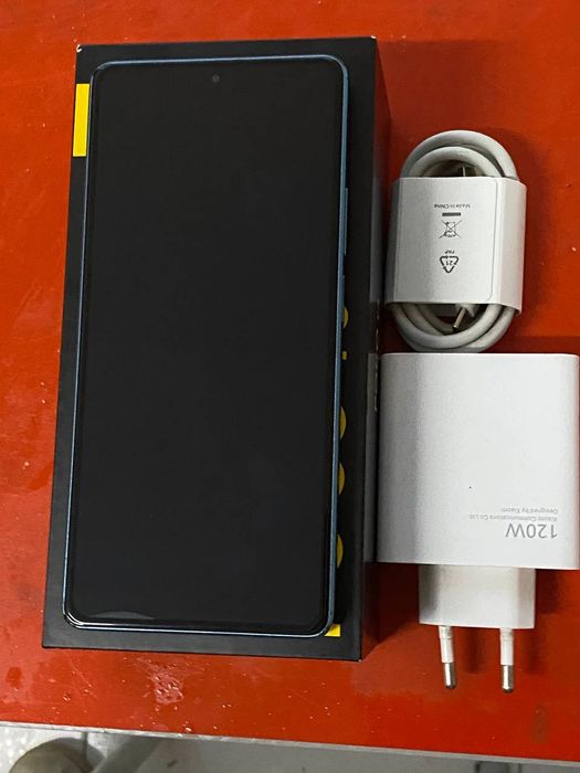 POCO F5.  12+4 ROM 256 GB 

S