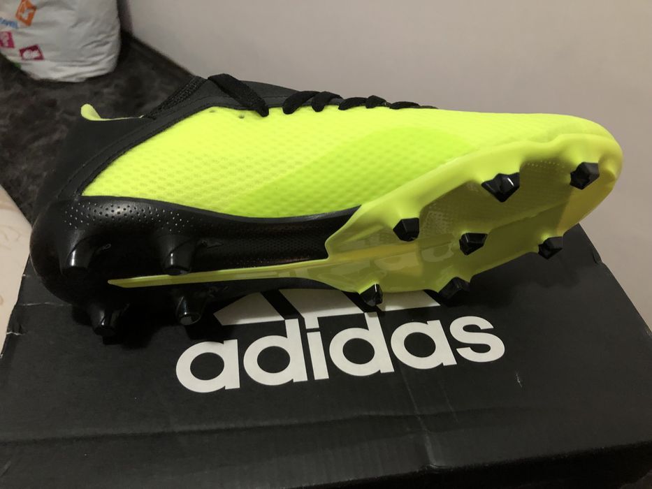 Бутонки адидас