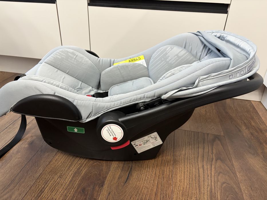 Стол/кошница за кола Chipolino AURA сиво