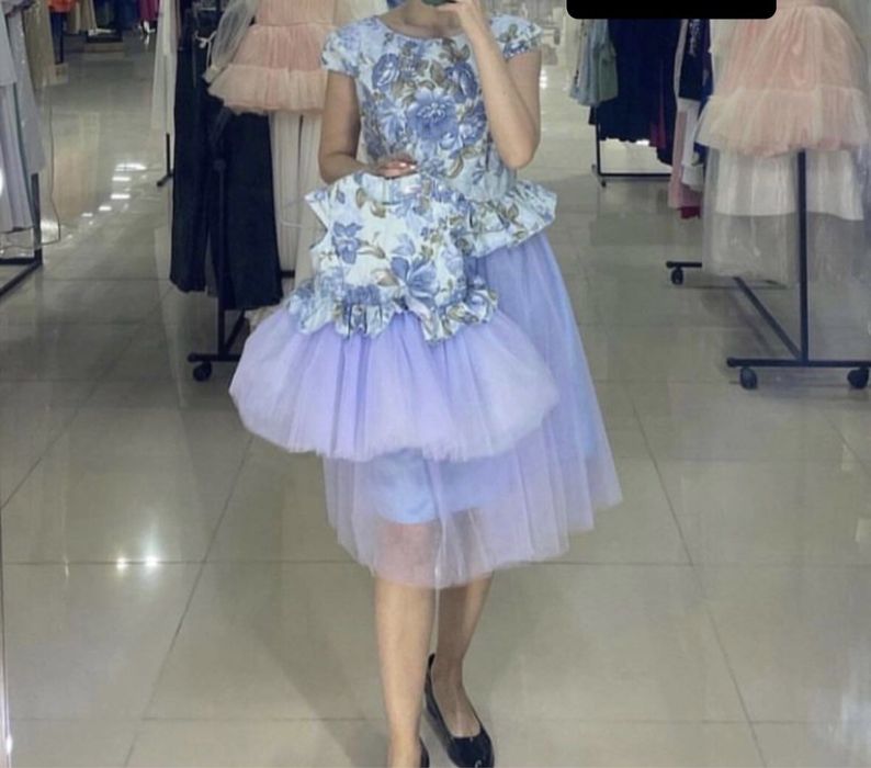 Продам платья новые