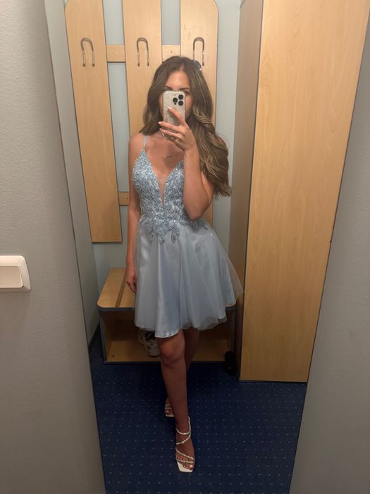 Светло синя официална рокля за повод с тюл и вградени подплънки