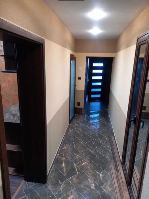 Продава се Четиристаен апартамент в Шумен, 5-ти полк - 100 кв.м за 1900 €/кв.м - Снимка #17