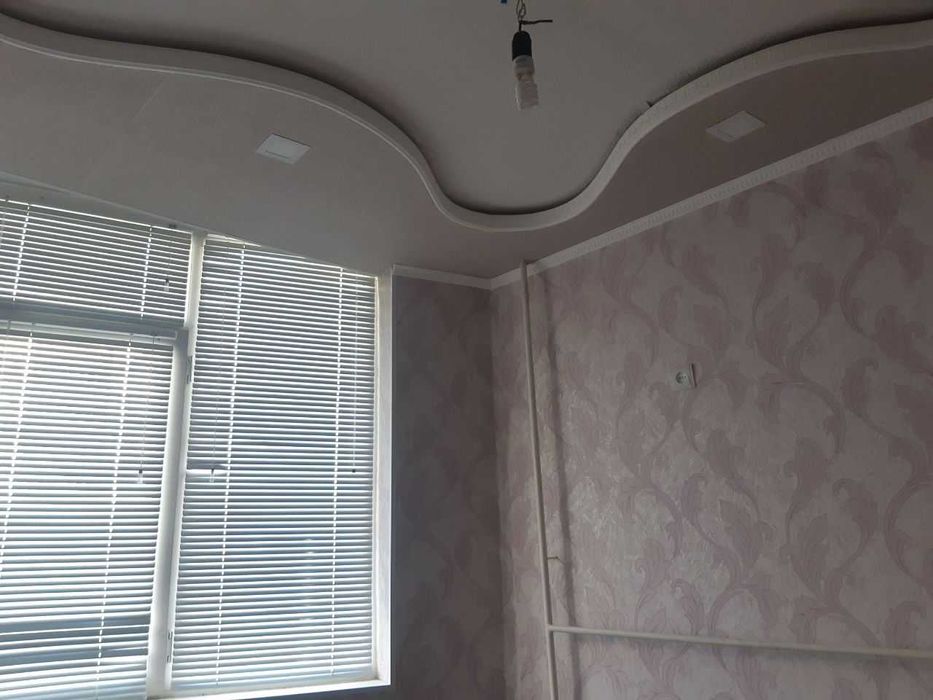 Шухрат кафе ёнида 1-хона 2-хона қилинган кв ижарага берилади 1-қават