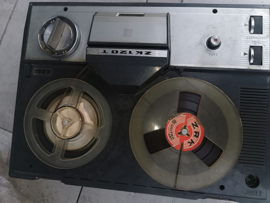 Магнетофон. UNITRA. Ролките подарак.