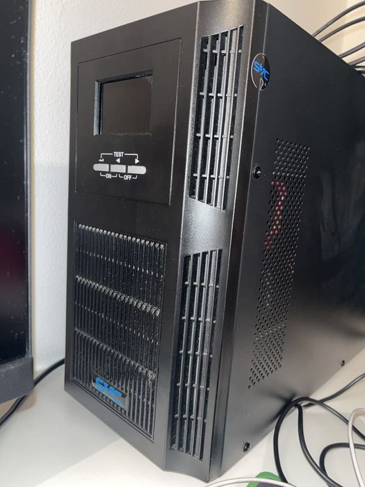 UPS ИБП SVC PT-2K-LCD, 2000VA, 1600W