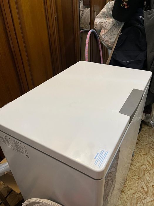 Продам морозильный ларь Midea