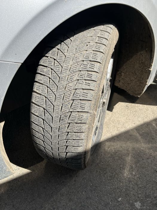 Продам резину R16 205/60