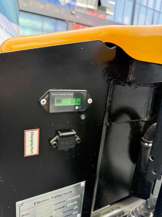 Кара / Штабелёр / Рохля Электрический транспалет HE-15— 1.5 тонны