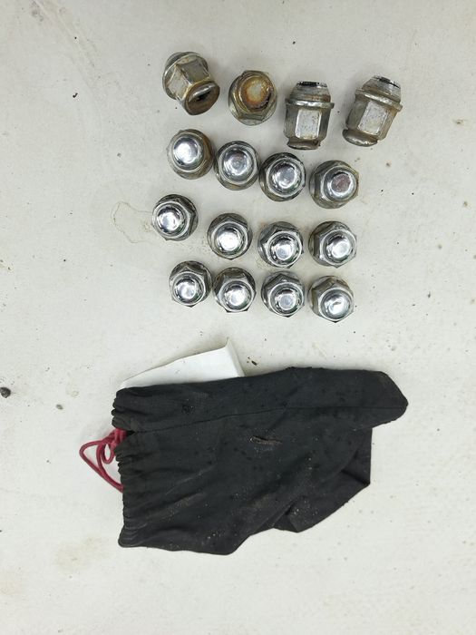 Гайки за джанти Дейхатцу/Киа 16 бр