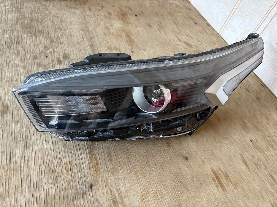 Фара правый левый Kia Cerato K3