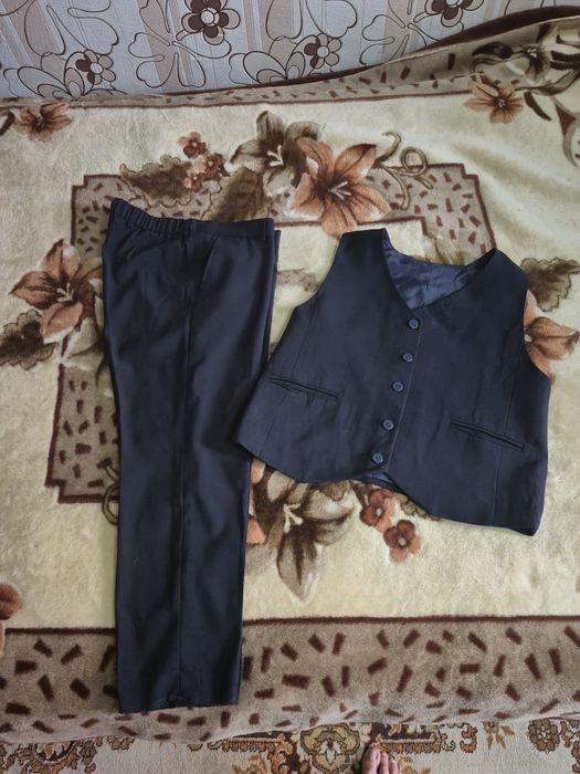 Школьный костюм на мальчика 2-4 класс