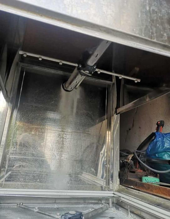 Куполна професионална съдомиялна univerbar compact