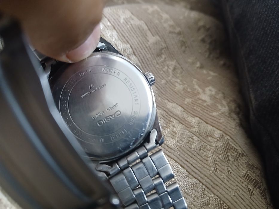Продам часы casio кварцевые. Б/у