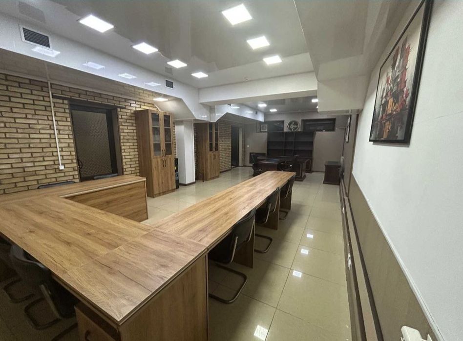 Ц-6. Ул.Шарафа Рашидова. Сдаётся офис  5 комнат 190м2 доступ 24/7!