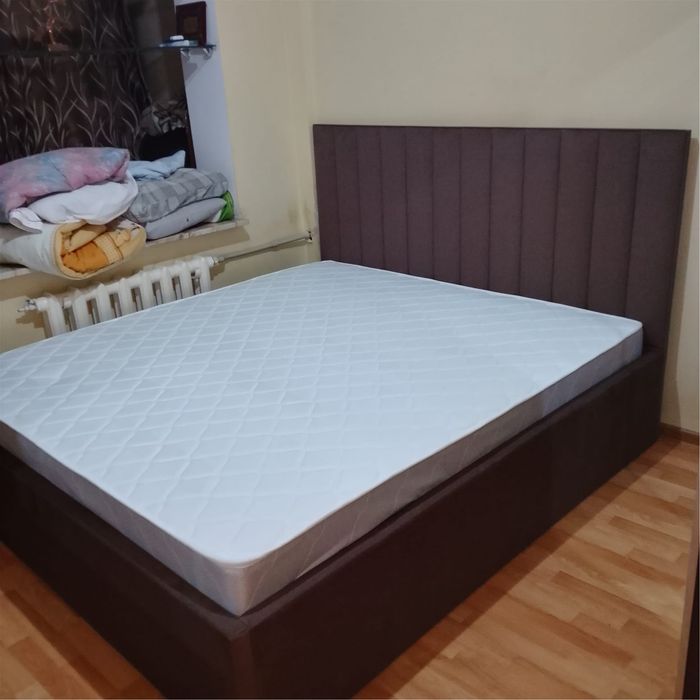 Спальный кровать