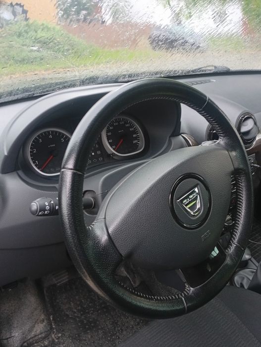 Vind Dacia Duster an 2012 benzină  Si GPL