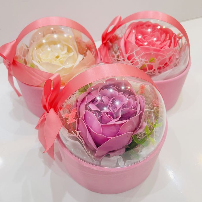 Подаръчна кутия с божур – романтичен подарък за св Валентин и 8 март