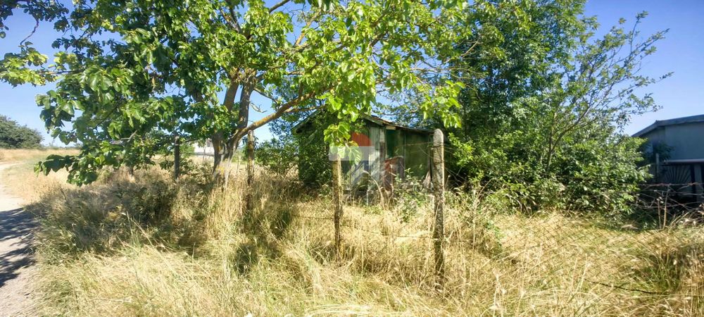Парцел за строителство на къща, местност Летище, с.Звездица, ЙГ
