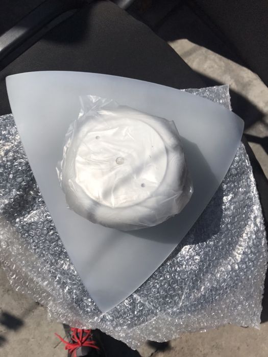 Продам новые люстры