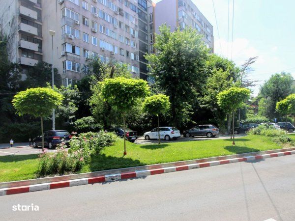Vatra Luminoasa / Dimitrie Marinescu Parcul National / decomandat /