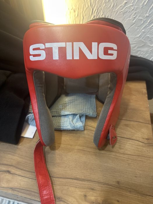 Боксерский шлем sting iba красный