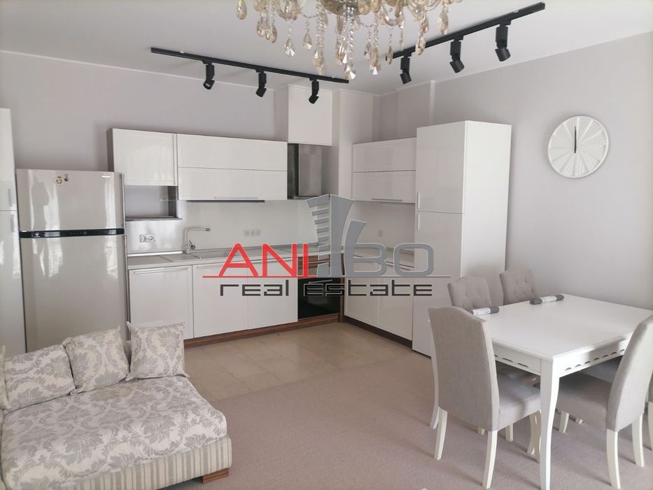 Дава се под наем Тристаен апартамент в к.к. Св.Св. Константин и Елена - 100 кв.м за 1300 € - Снимка #3