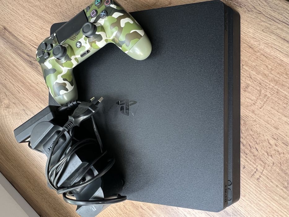 Продам Sony PlayStation 4