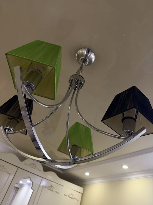 Срочно продается люстра