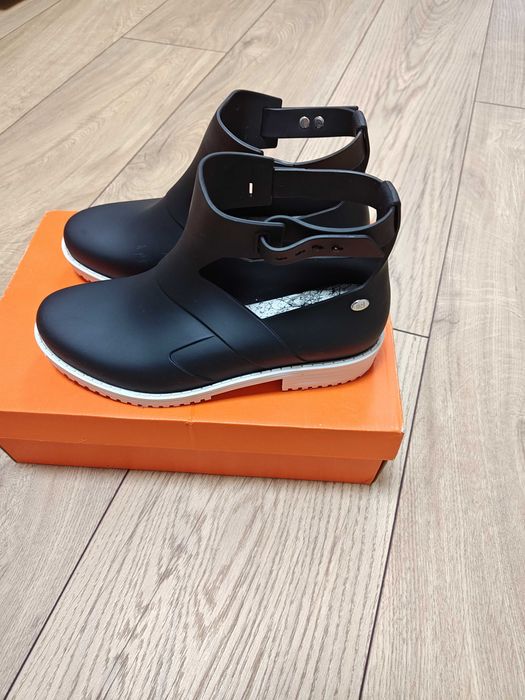 Летни боти Mel by Melissa