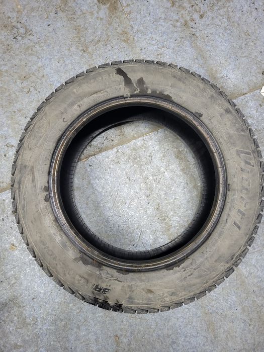 Продам шины в хорошем состоянии.