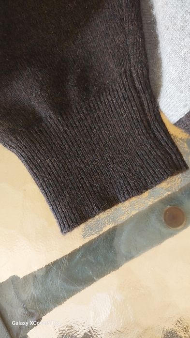 Мъжки пуловер ERIC BOMPARD. 100%кашмир. Размер S