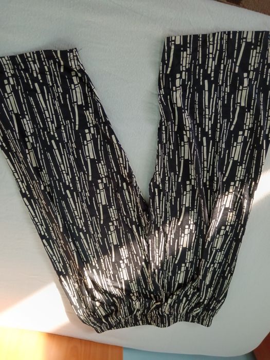 Vând Pantaloni 3/4 Dama Mărimea XL Noi