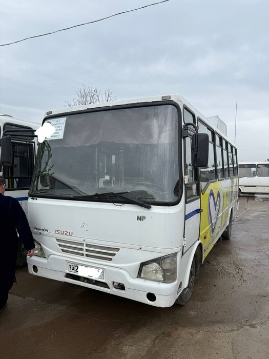 Isuzu avtobusi 15