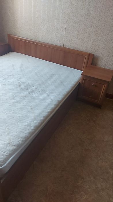 Продам кровать и тумбы 2штук