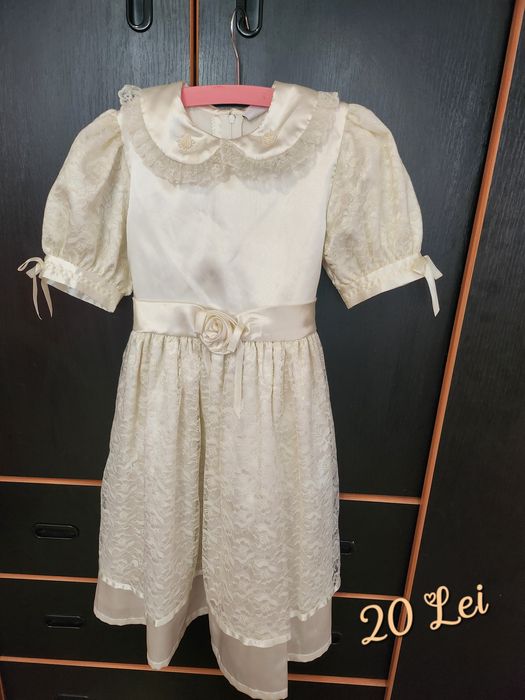 De vanzare haine de fete