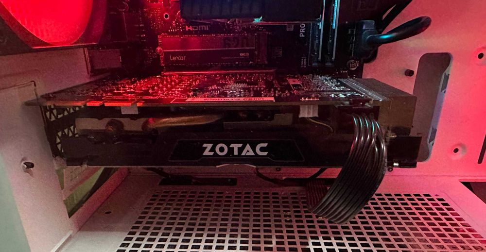 GTX 1070 8gb в идеальном состоянии ZOTAC