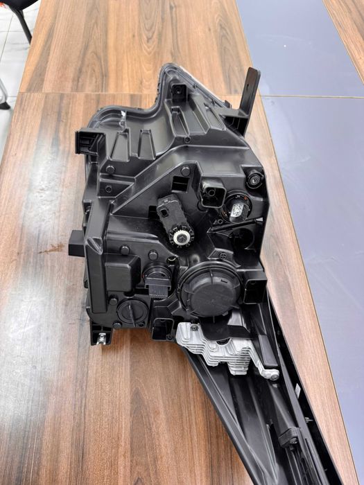 Kia Seltos  правая Фара