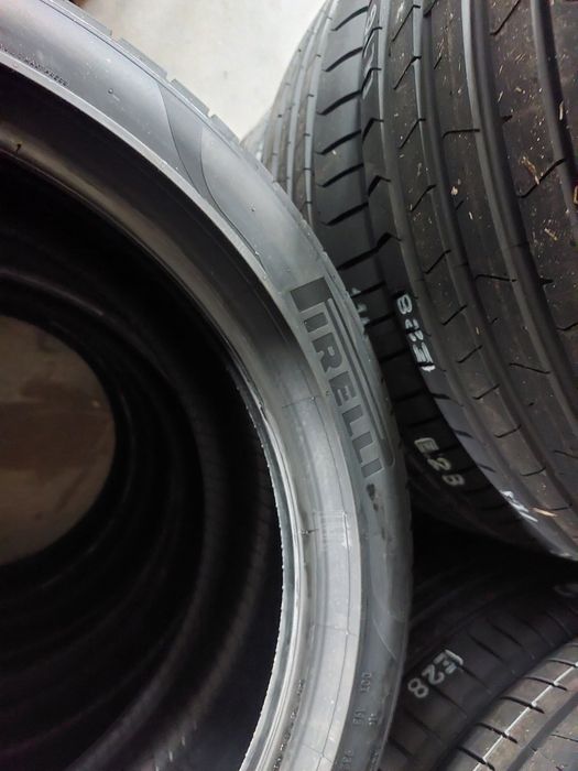Гуми 245 40 19 чисто нови произход 25г януари. Пирели п зеро