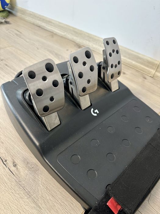Set Volan Logitech G923 + scaun Playseat cockpit challange