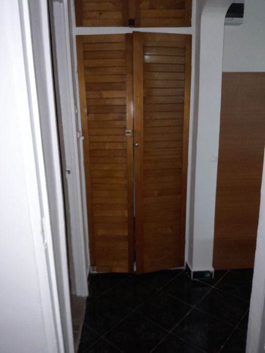 Proprietar vand apart. 2 cam. in Gherla centrala et 3 langa parc renov