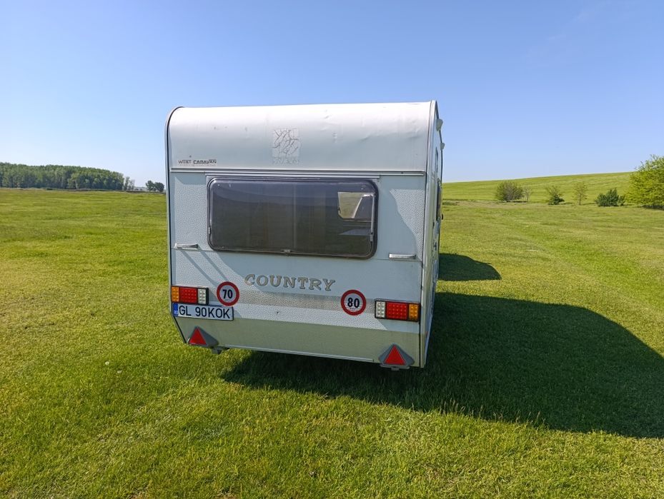 Rulotă knaus, pregătită pentru of camping