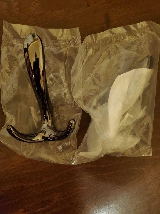 Vand 2 agatatoare moderne pt cuier haine