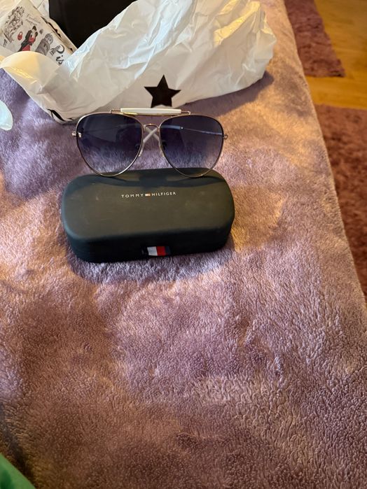 Продавам няколко чифта слънчеви очила